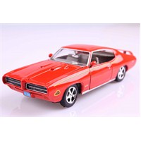 Motomax 1969 Pontiac GTO Judge 1/24 Die Cast Model Araç