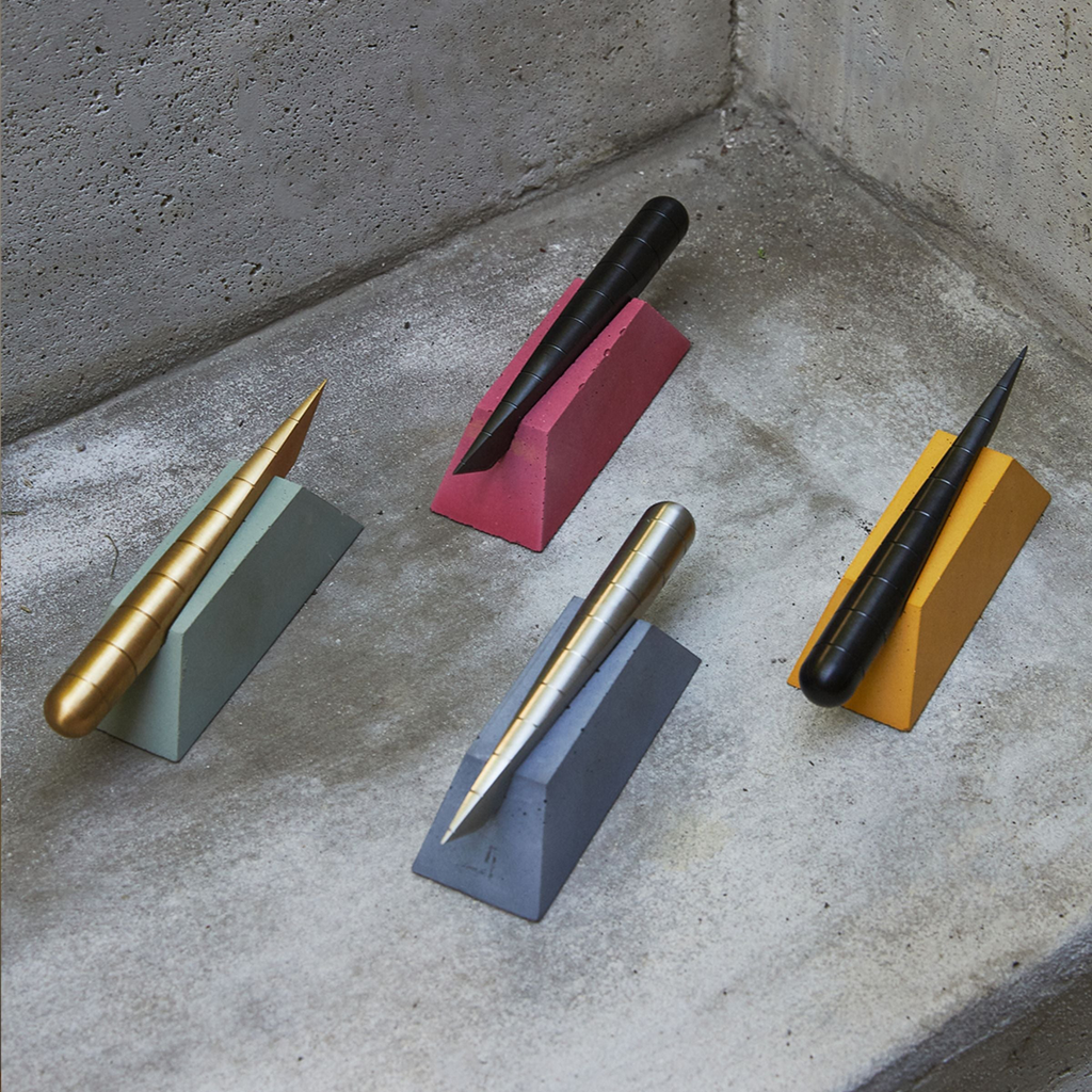 Desk Plinth - Craighill | Juslook