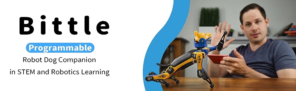 Erkek kullanıcı mobil uygulama kontrolü kullanıyor STEM Robotik Öğreniminde Bittle Programlanabilir Robot Köpek Arkadaşı