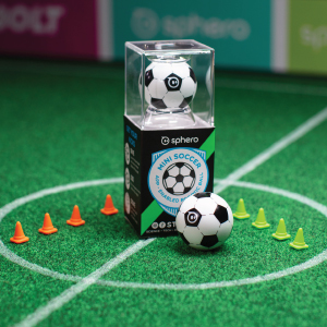 Küçük futbol. sürüş oyunu, kodlama, mini sphero