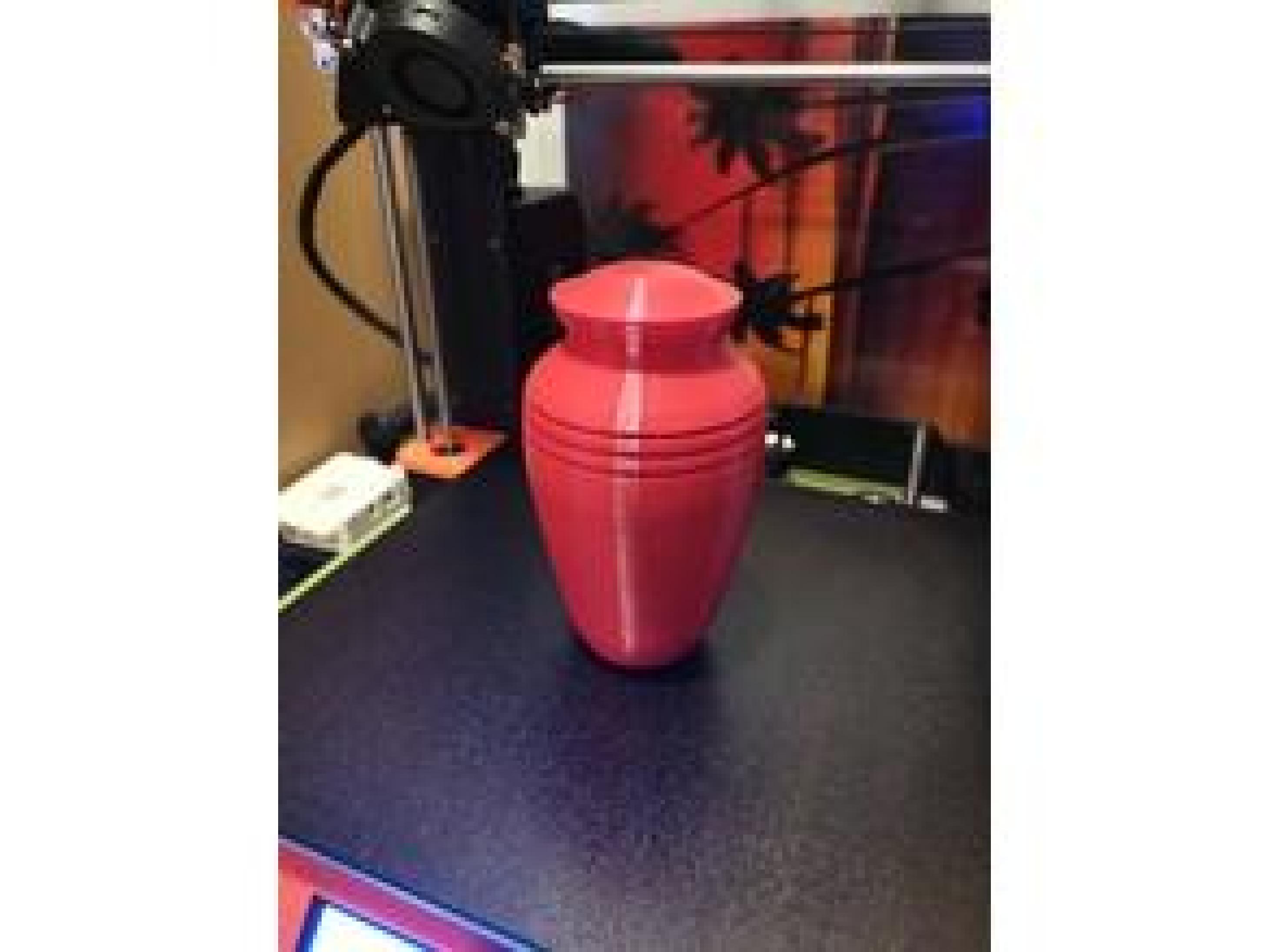  Undertaker In Urn Plastik Aparat