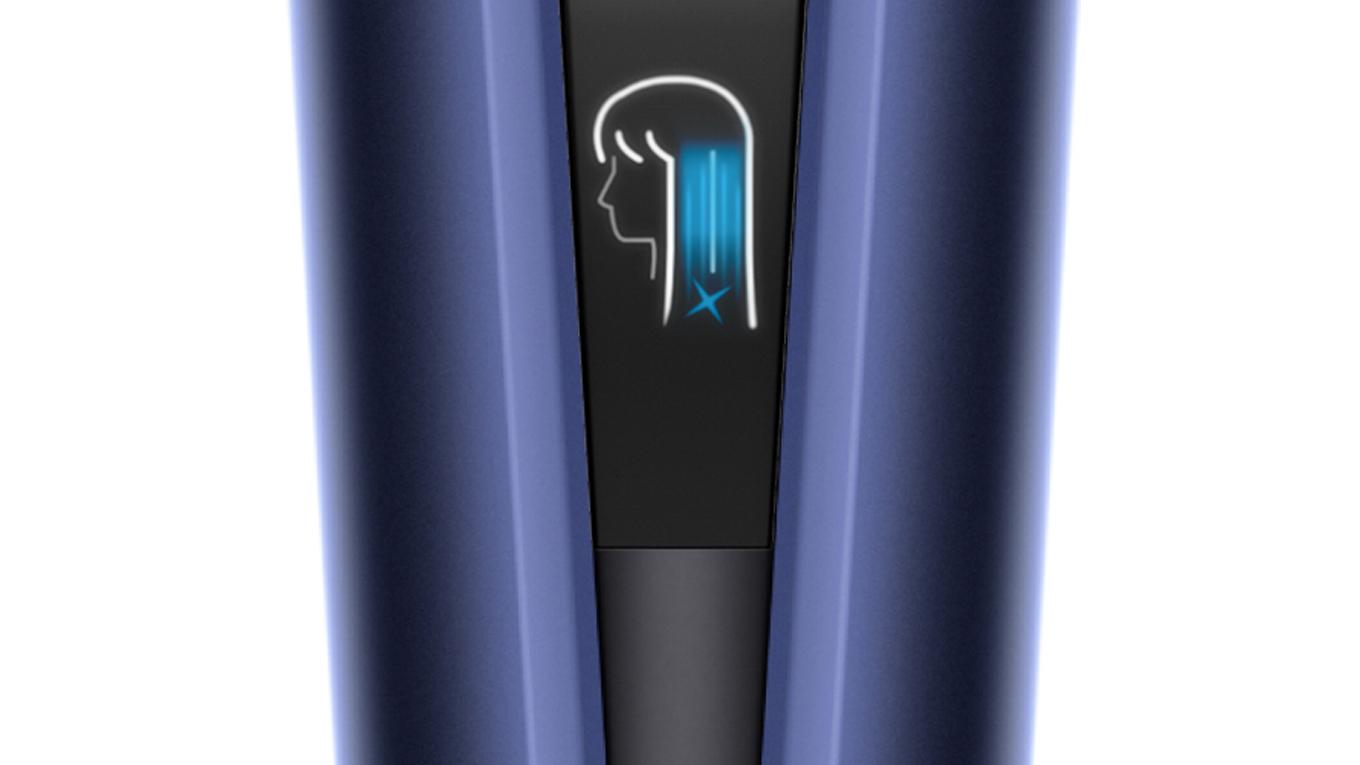 Dyson Airstrait'in Soğuk hava modunu gösteren LCD ekranının yakından görünümü.