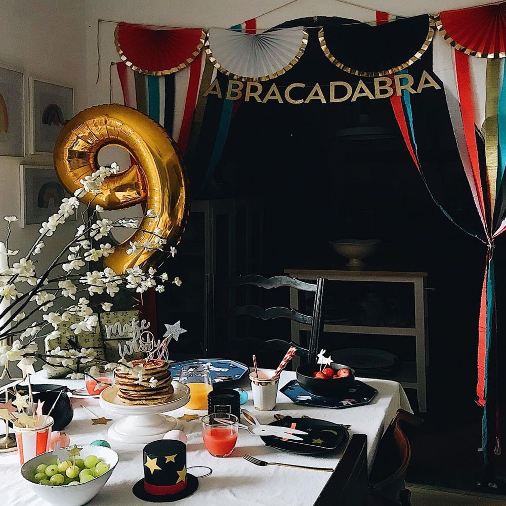 meri meri sihirbaz teması