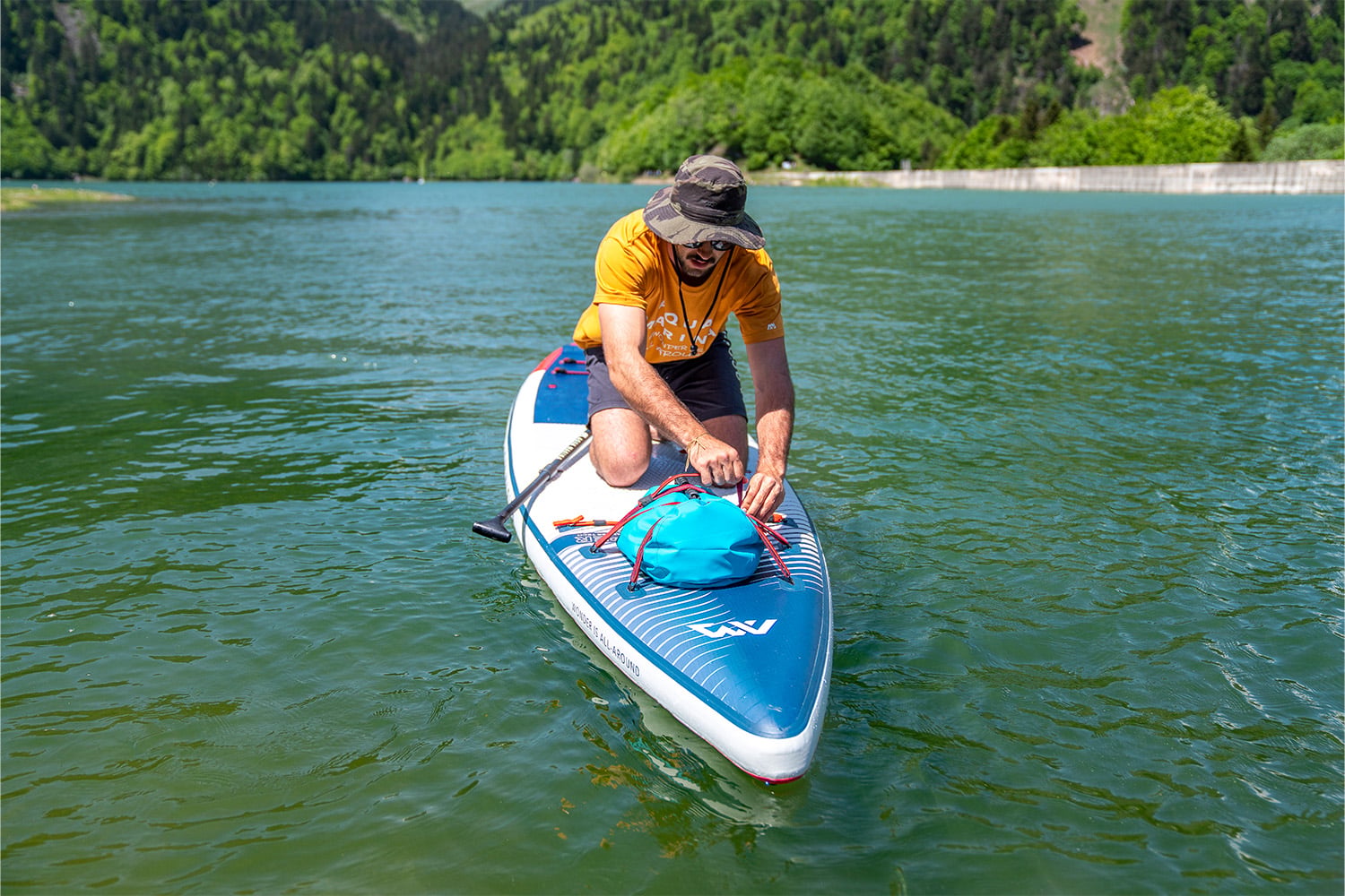 Aqua Marina Hyper 12'6 RED STRAP bungee sistemi ile ekipman taşıma alanı