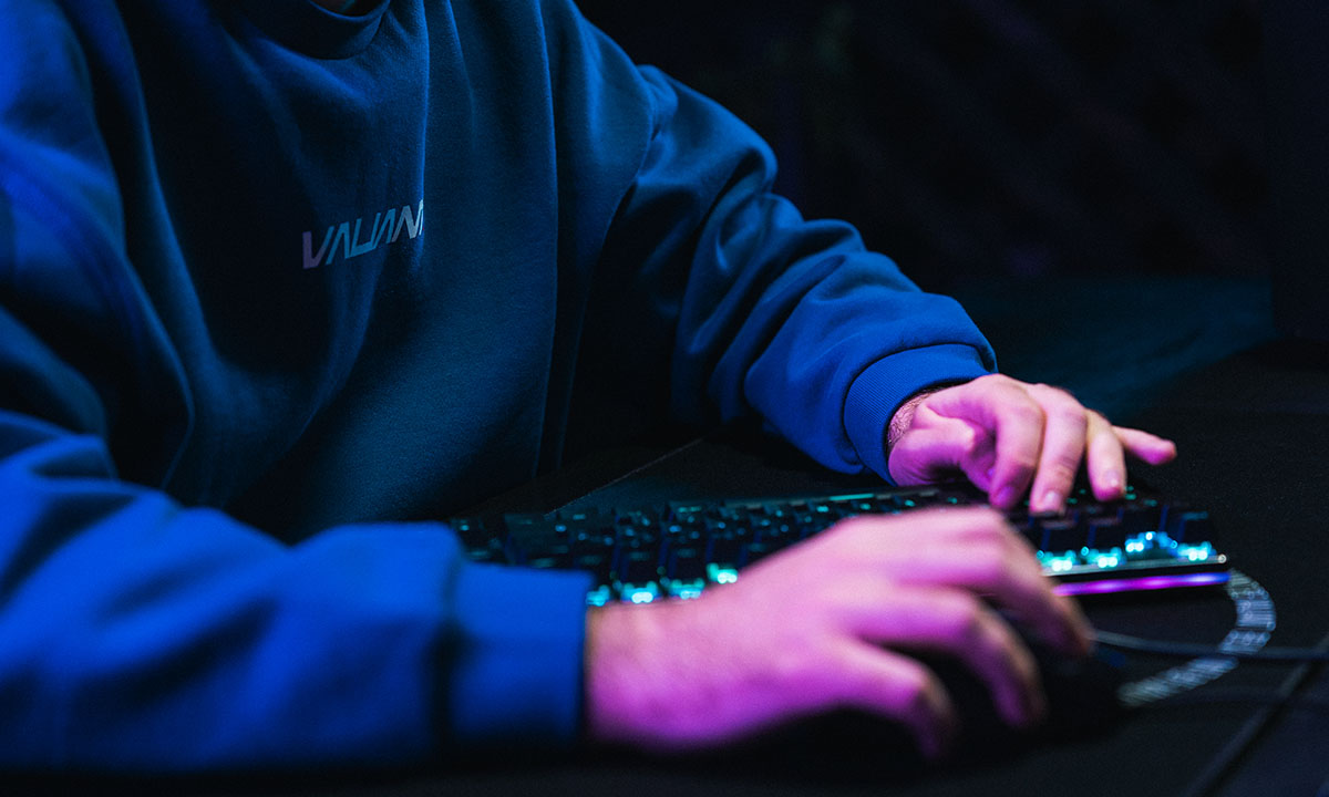 Lexip X Valiant Stellar Gaming Klavye H3