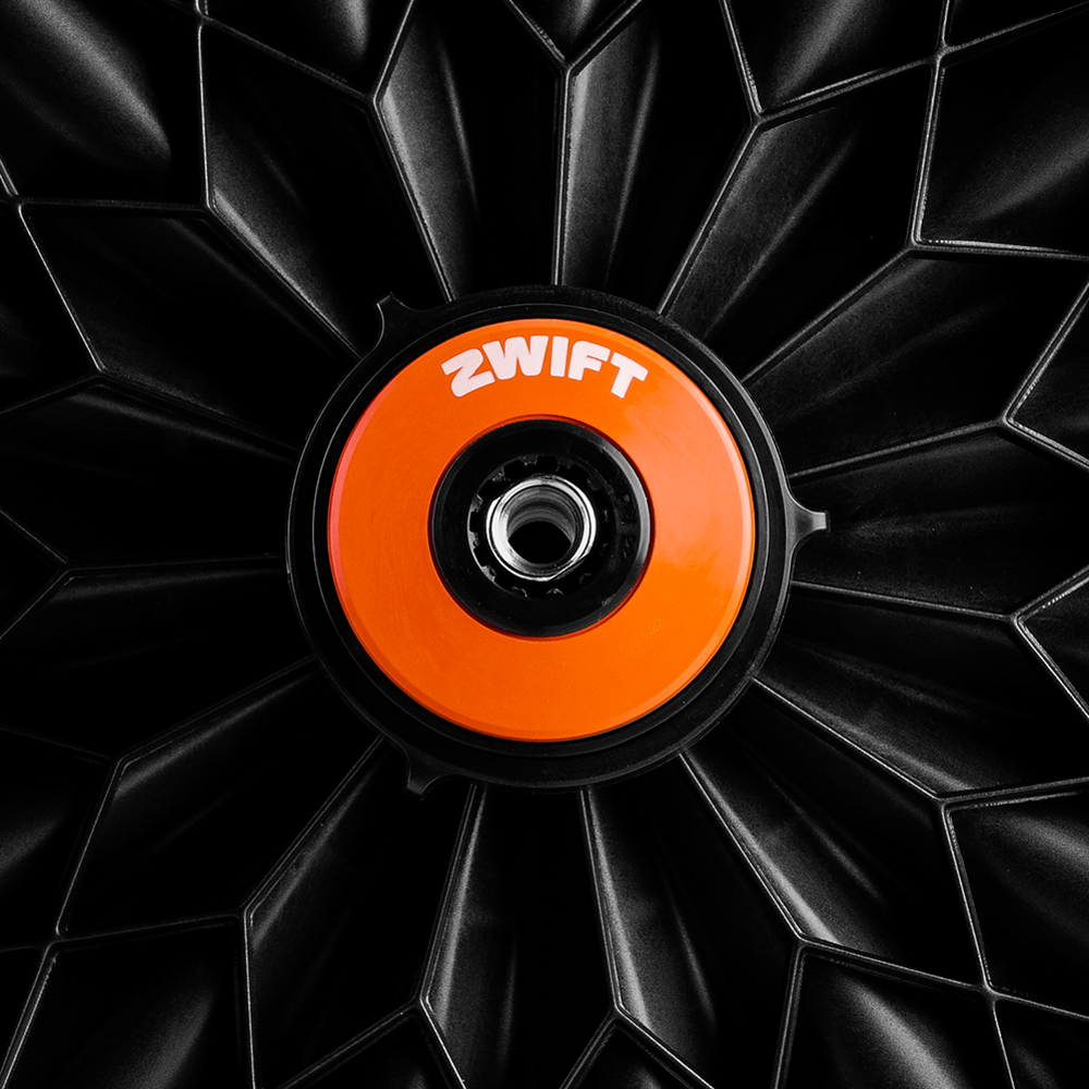 Önceden yüklenmiş Cog ve Click ile Zwift'e hazır.