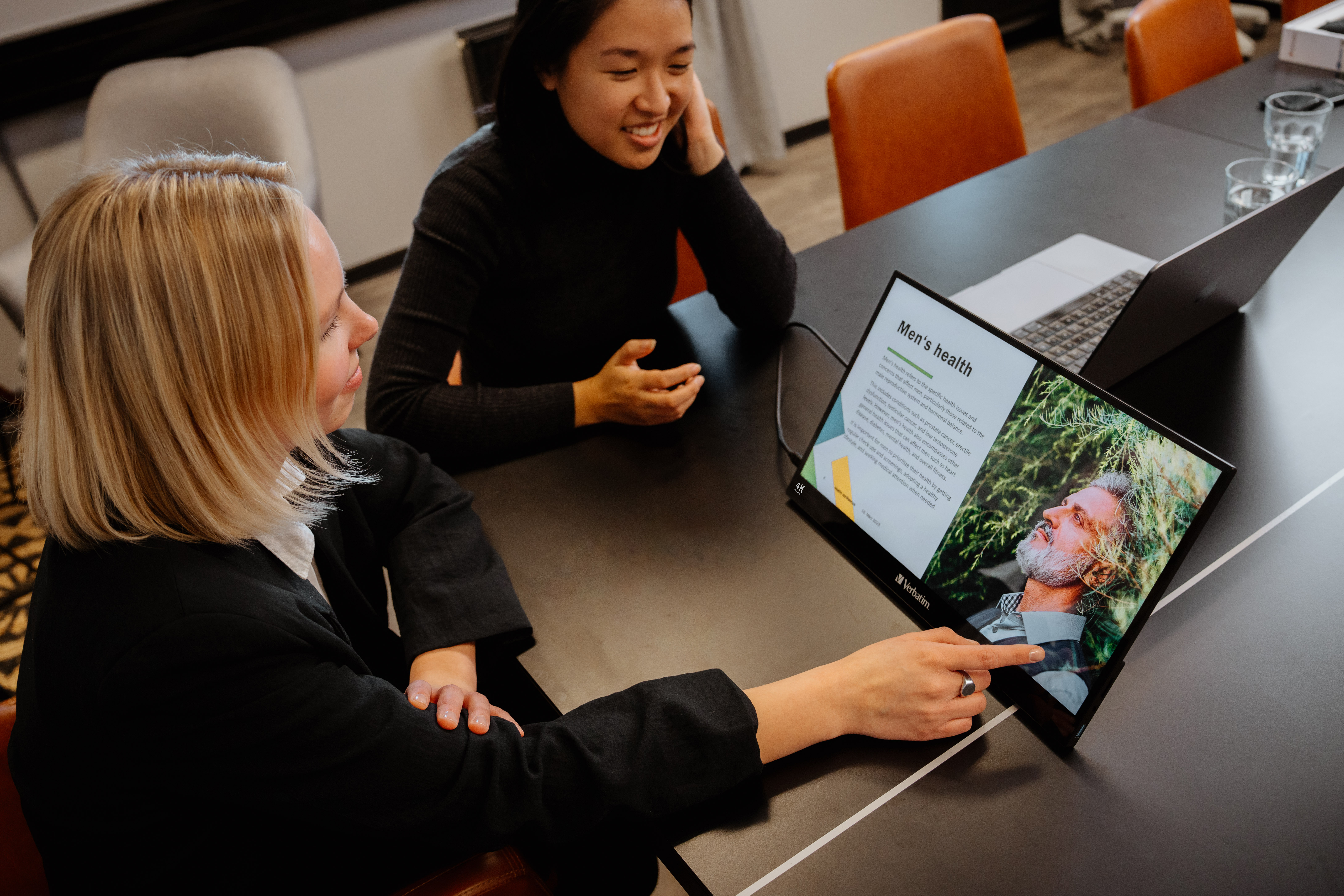 Portable Touchscreen Monitor 15.6