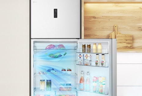 Sık kapı açılmalarında dahi sıcaklığı sabit tutarak gıdaları taze tutan Smart Fresh Air’li LG üstten donduruculu buzdolabı. 