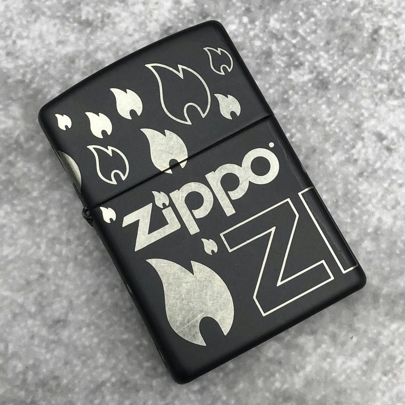 Zippo Ngọn Lửa Trên Nền Đen - 48908 - Zippoxin.com