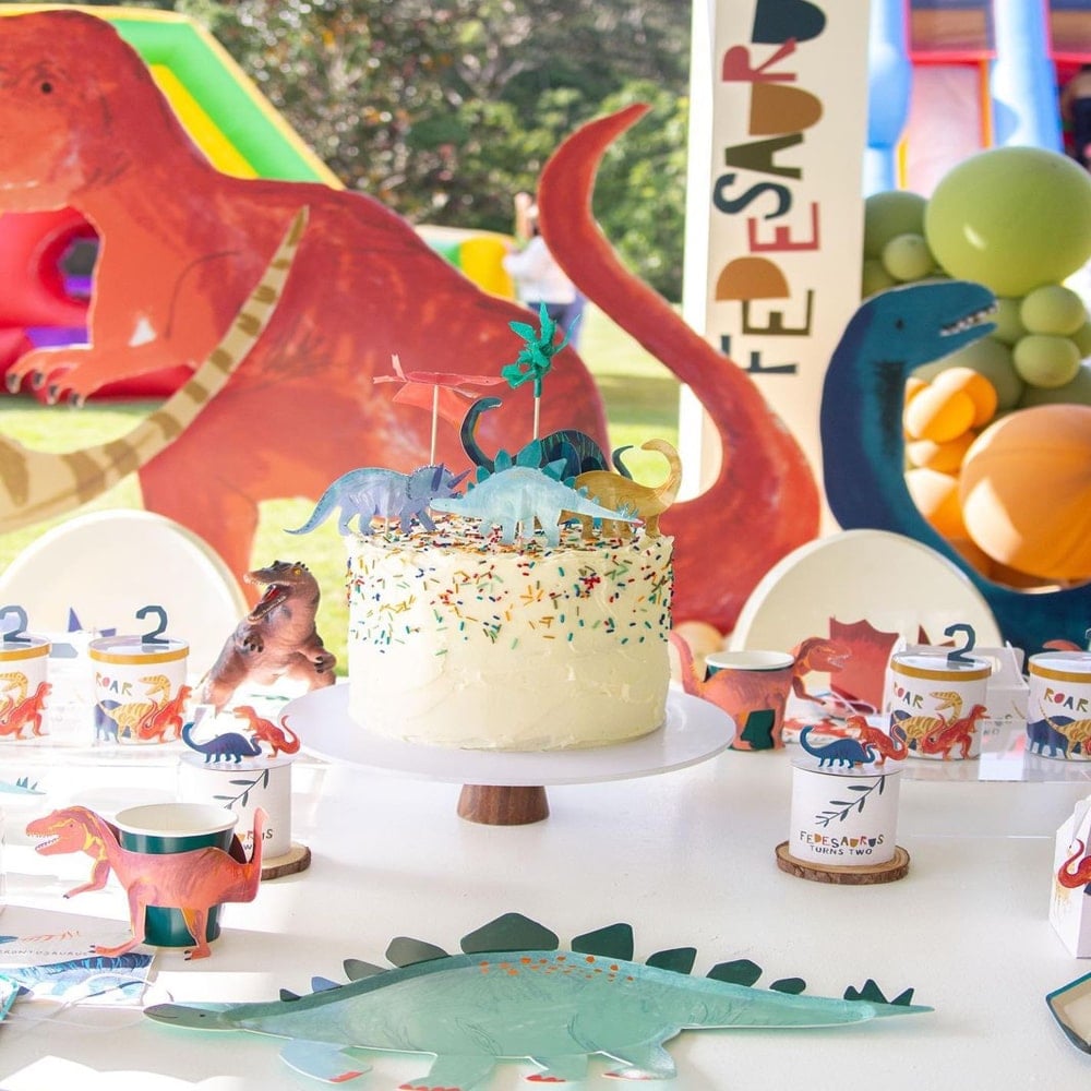 meri meri dinazor teması