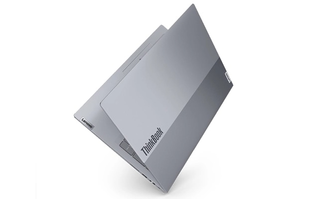 Lenovo ThinkBook 16 Gen 8 (Intel) dizüstü bilgisayar, dayanıklı bir yapıya sahip ince ve hafiftir.