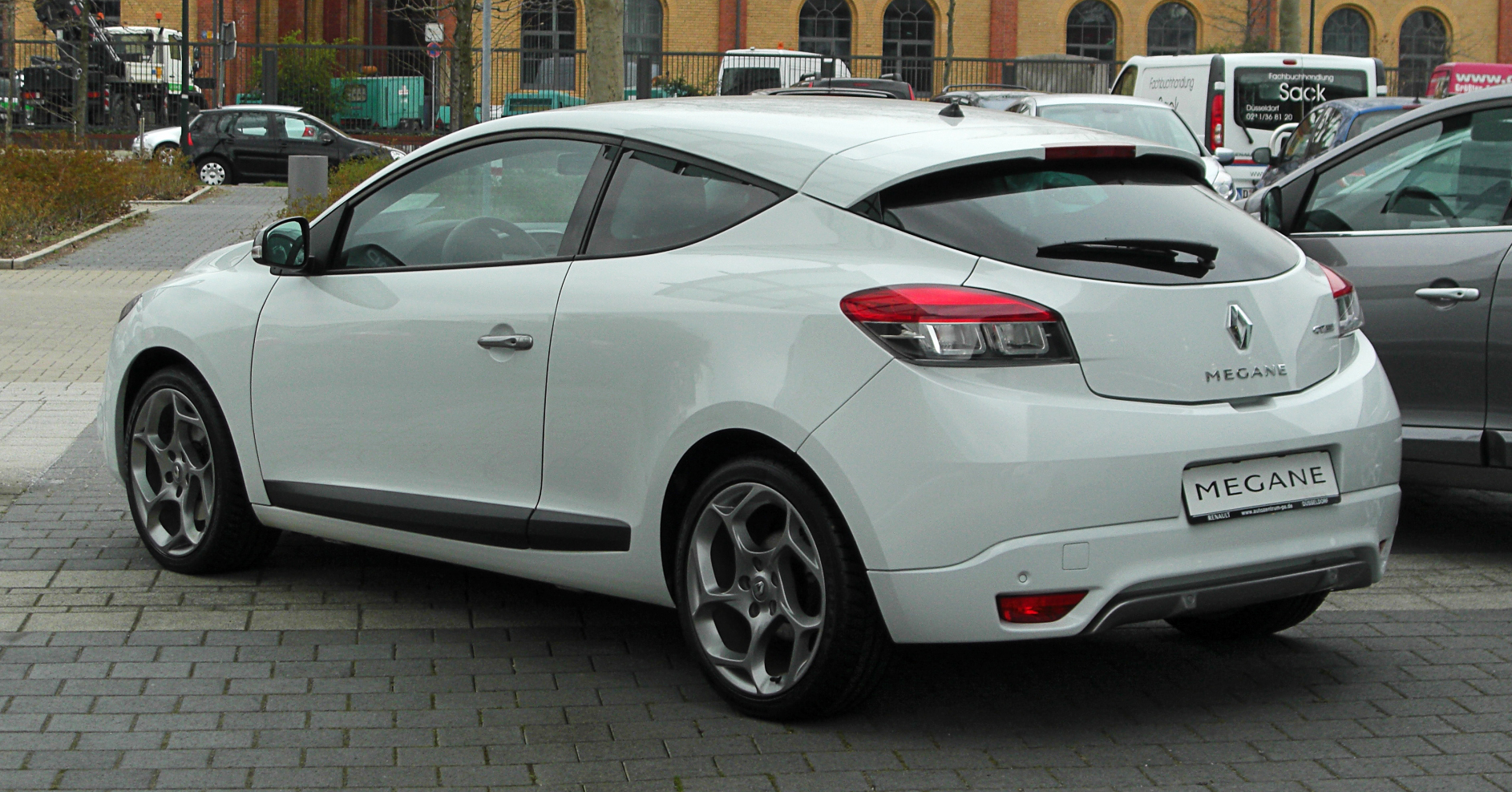 Dosya:Renault Mégane Coupé GT 2.0 dCi FAP (III) – Heckansicht, 26. März 2011, Düsseldorf.jpg - Vikipedi