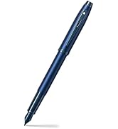 Metal uçlu ve klipsli koyu mavi dolma kalemin birden fazla görünümü, net tasarım özelliklerini vurgulamak için farklı açılardan sunulur.