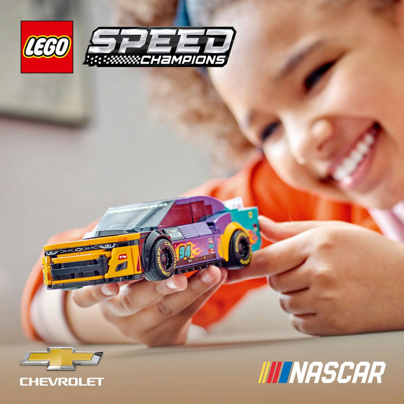 LEGO® parçalarıyla NASCAR® oyuncak araba