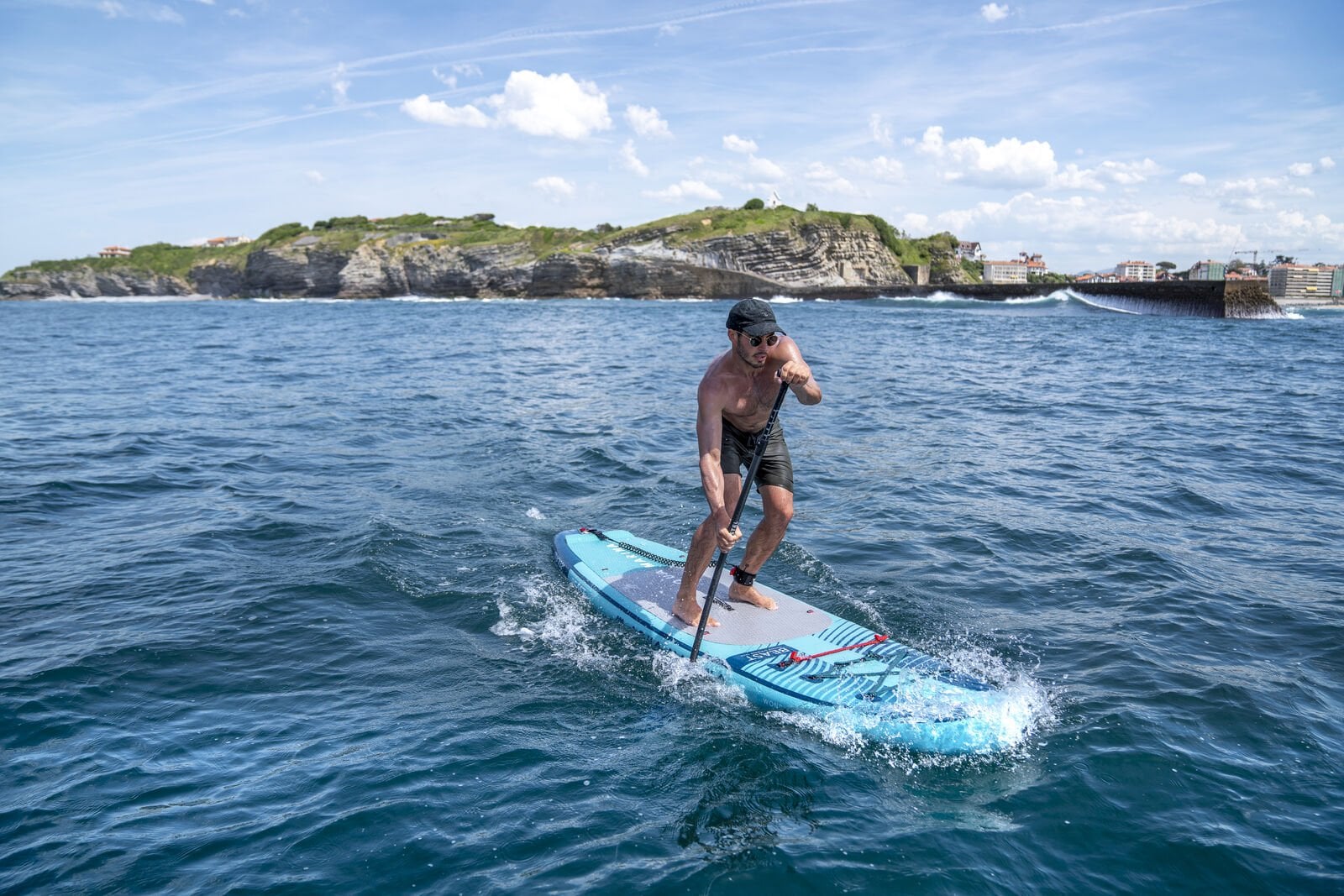 Aqua Marina Beast 320 cm şişme SUP board deniz kullanımında dengeli sürüş performansı