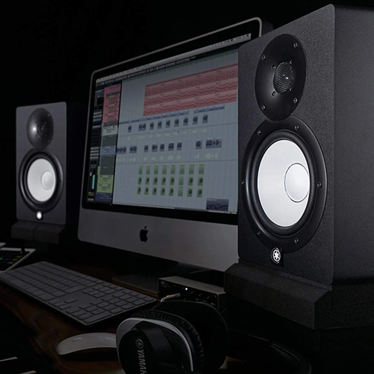 Yamaha HS5 Siyah Hoparlör Detayı