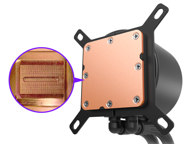 CPU sıvı soğutucusunun bakır taban plakasının yakın çekim görünümü, ısı dağılımını iyileştirmek için mikro kanatçık yapısını vurgulayan bir iç yakınlaştırma görüntüsüyle birlikte. Taban plakası siyah bir brakete monte edilmiştir.