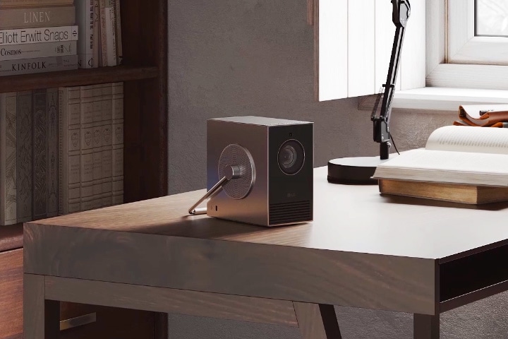 LG CineBeam’in küçük ve modern tasarımını gösteren video. 