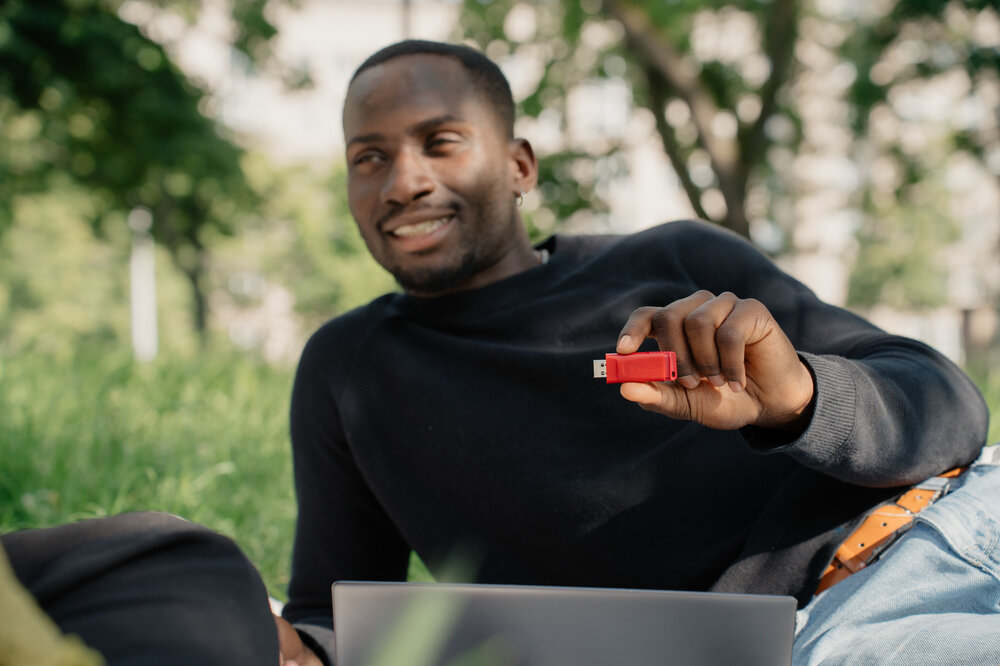 Verbatim Slider USB - ürün kullanım görseli