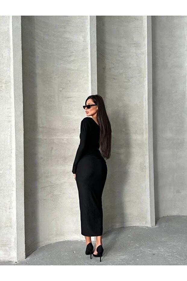 Kırmızı Elbise Yan