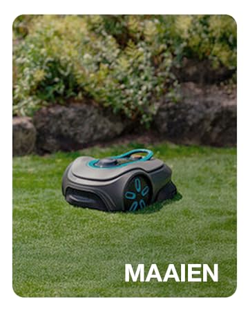 Metin "biçme" yazıyor. Açık bahçede yeşil çim üzerinde çalışan çim biçme robotu fotoğrafı.