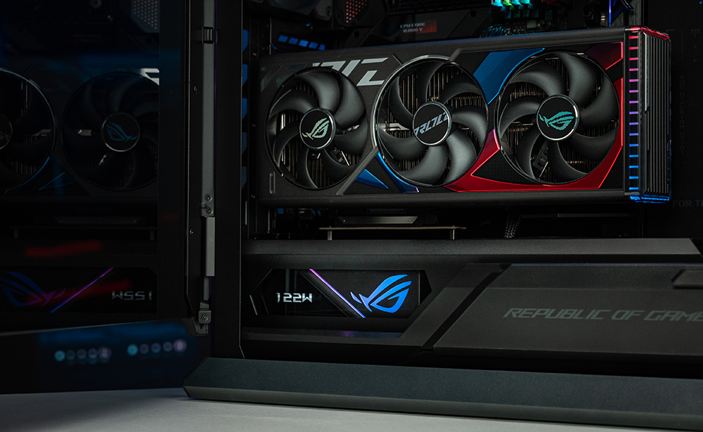 ROG Hyperion GR701 White Edition