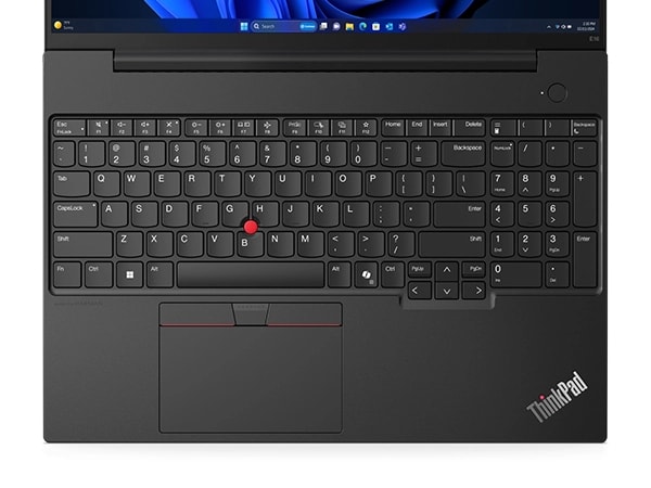 Lenovo Lenovo ThinkPad E16 Gen 2 (16 inç Intel) dizüstü bilgisayarın klavye ve izleme dörtgenini gösteren açık halinin yakın çekimi.