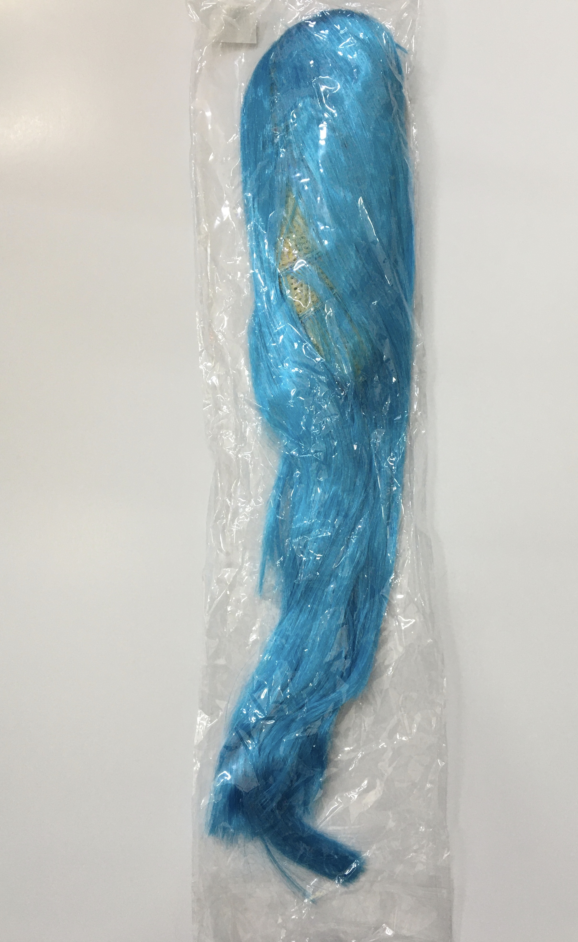 Açık Mavi Renk Uzun Düz Parti Peruğu profilden görünüm