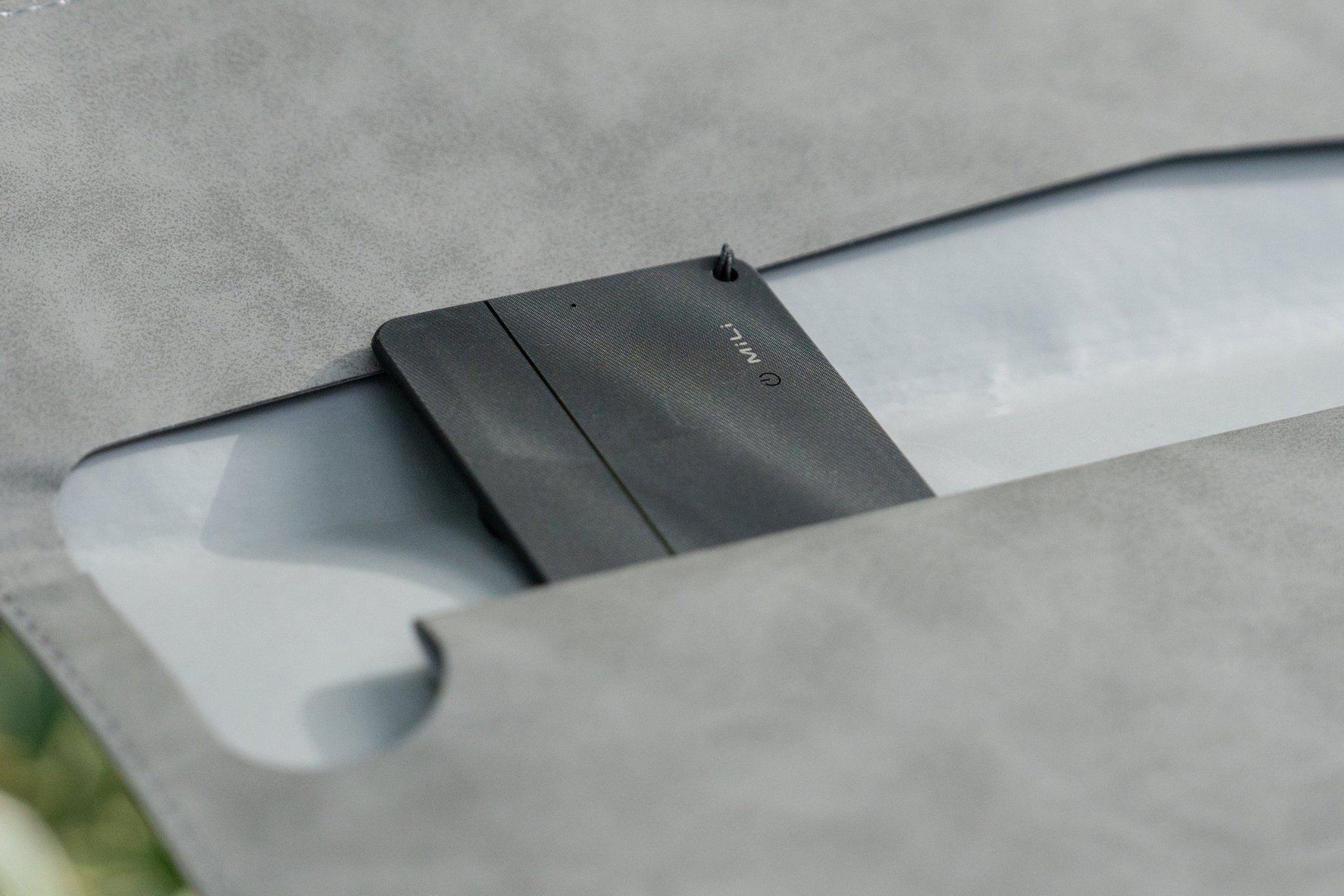 MiCard Pro - Google Licensed Rechargeable Wallet Tracker Cardk, Digital Name Card with Built - in NFC - MiLi