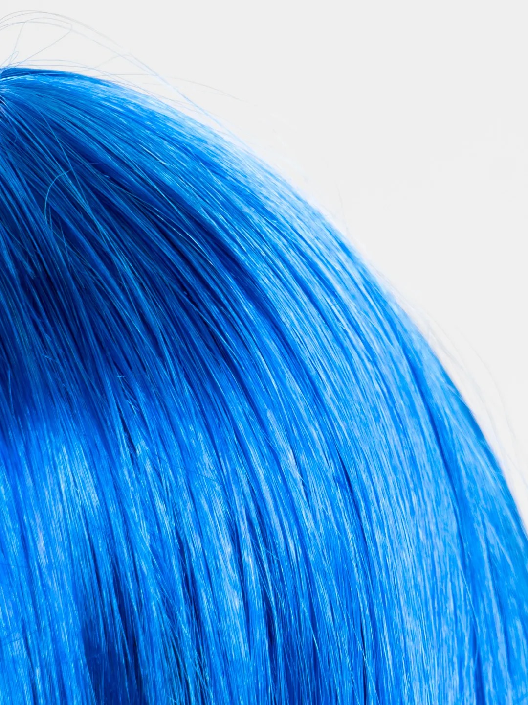 Mavi renk uzun parti peruğu detaylı görünüm