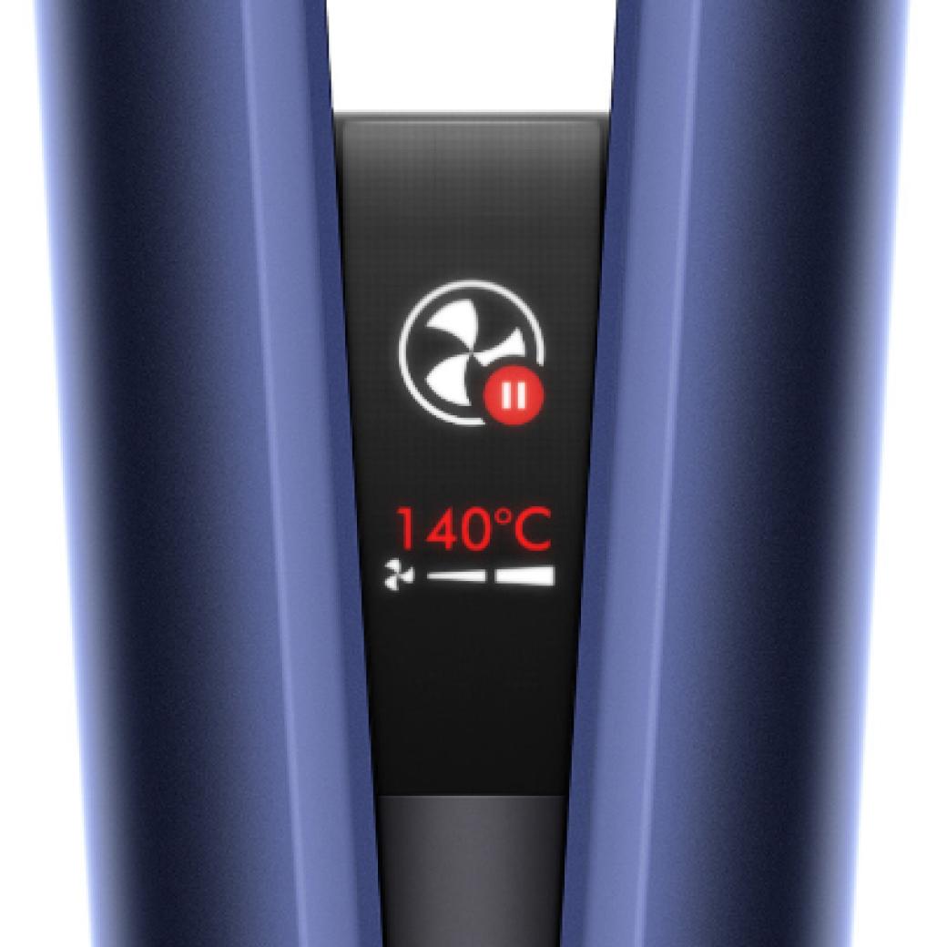 Dyson Airstrait'in otomatik olarak durduğunu gösteren LCD ekranının yakından görünümü.