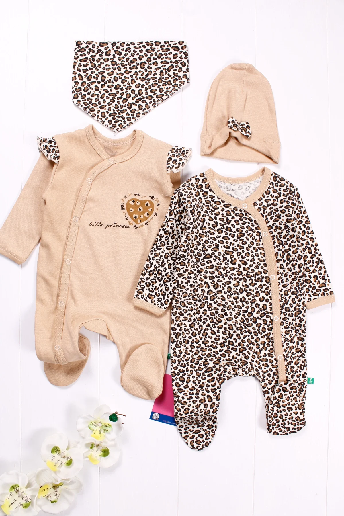 Leopar Desenli Kız Bebek 4lü Tulum Seti