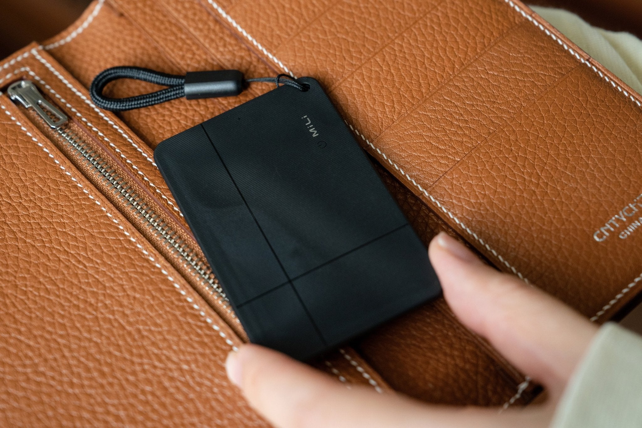 MiCard Pro - Google Licensed Rechargeable Wallet Tracker Cardk, Digital Name Card with Built - in NFC - MiLi