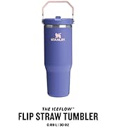 Metinde 'THE COLDEST FLIP STRAW TUMBLER' yazıyor. Beyaz arka plana karşı gösterilen saplı mor yalıtımlı içecek bardağı