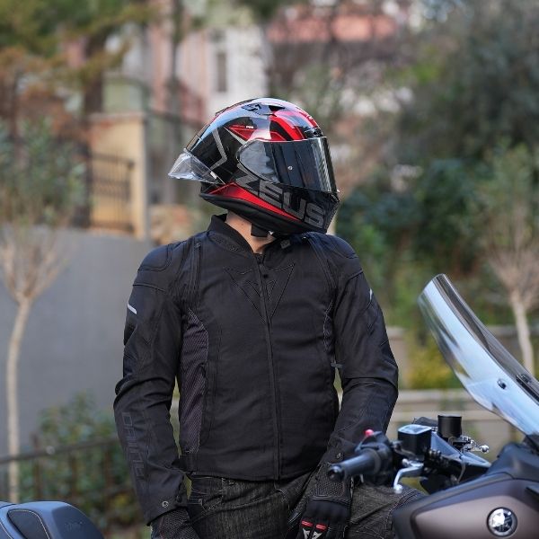 Zeus ZS-826 Pearl Black Red BK3 Kapalı Kask XL Tam Yüz Fiyatı