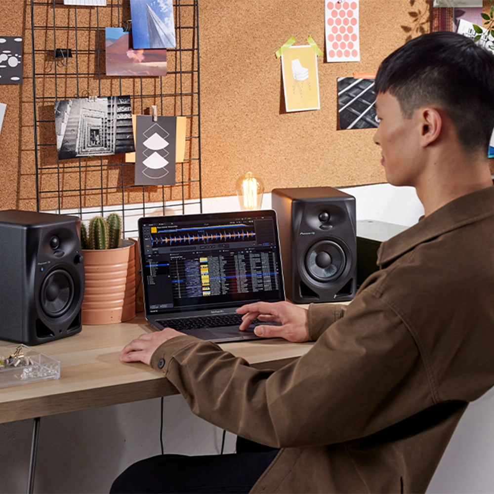 Pioneer DJ DM-40D Aktif Referans ve DJ Monitör Hoparlör (Çift)