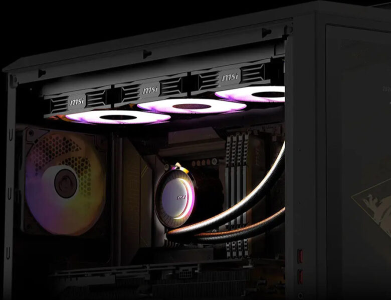 Gelişmiş oyun bilgisayarı iç donanımı, RGB aydınlatmalı CPU soğutucusu ve yüksek performanslı grafik kartı ile gaming setup.