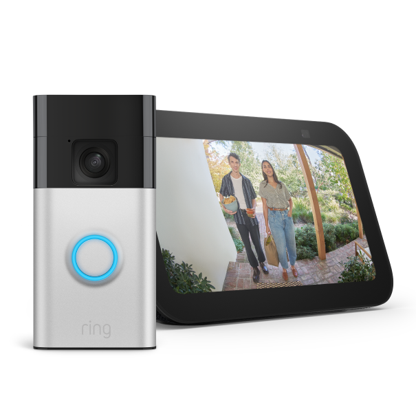 Beyaz bir arka plana bir Pil Görüntülü Kapı Zili ve bir Echo Show yerleştirilmiştir. Echo Show'un ekranında atıştırmalıklar taşıyan genç bir çift yer almaktadır.