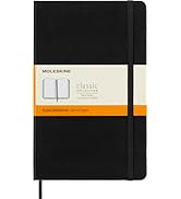 Moleskine klasik siyah ciltli defter turuncu kağıt bantlı ürün bilgilerini görüntüler. Elastik kapatma bandı ve yer imi şeridi içerir.