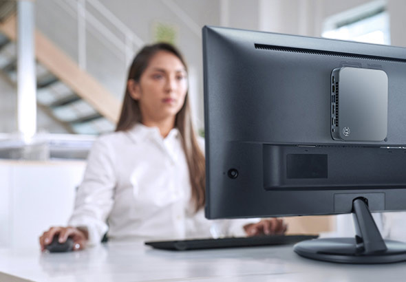 ASUS NUC 14 Essential