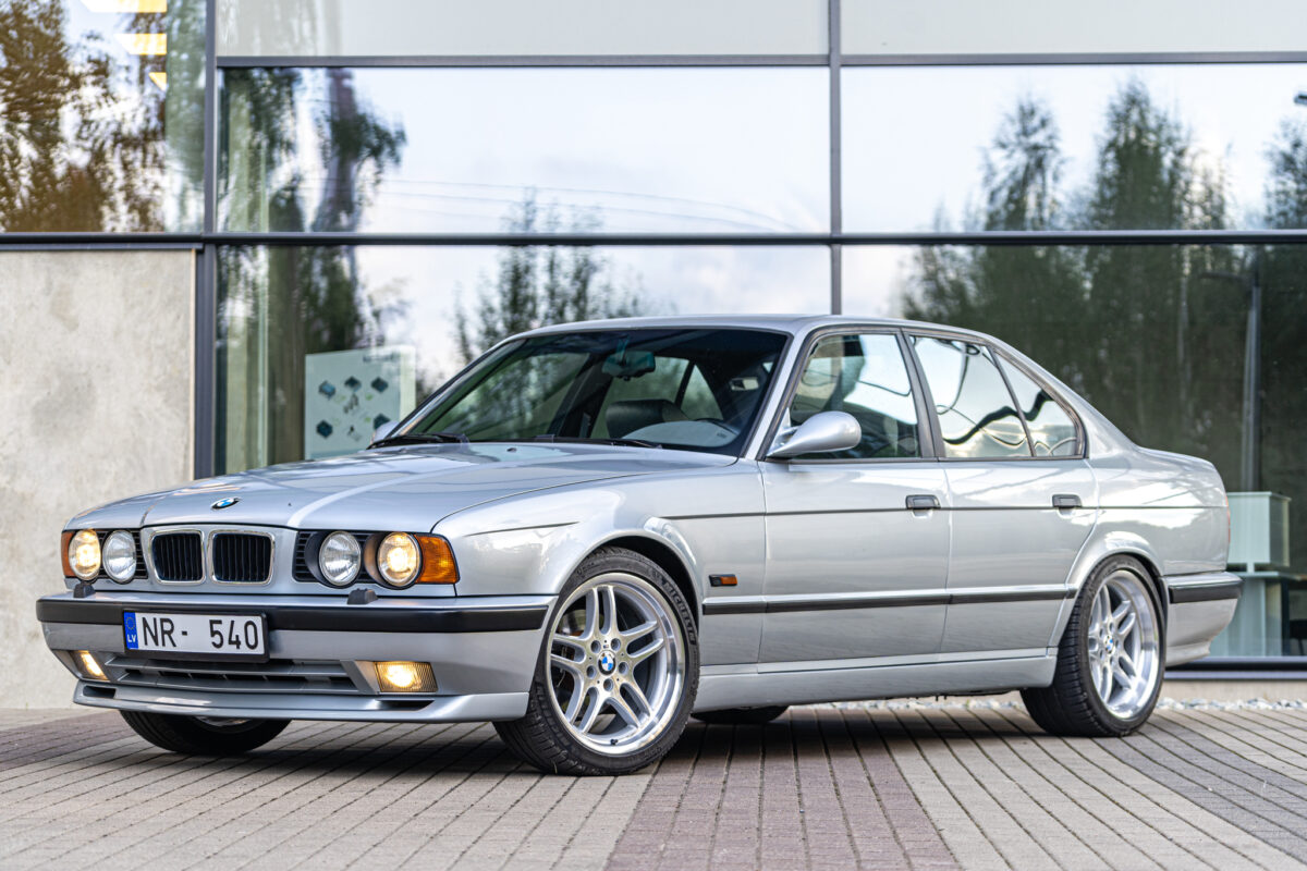 YoungtimerCar.eu | BMW 540 Manual (E34) - YoungtimerCar.eu
