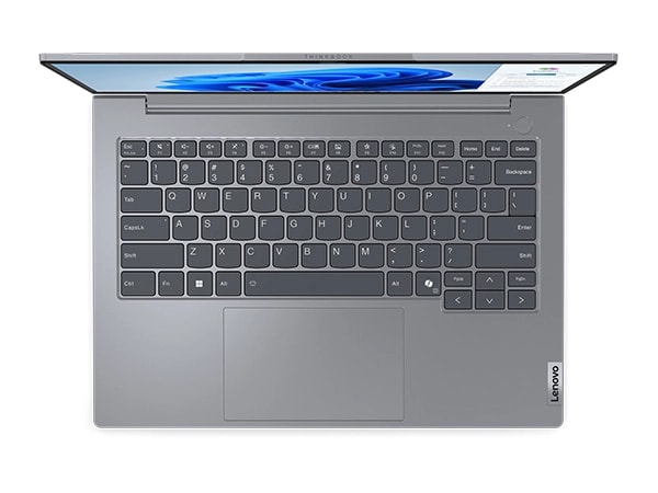 Lenovo ThinkBook 14 Gen 7 dizüstü bilgisayarının tam boy klavyesine odaklanan yukarıdan çekilmiş görüntü.