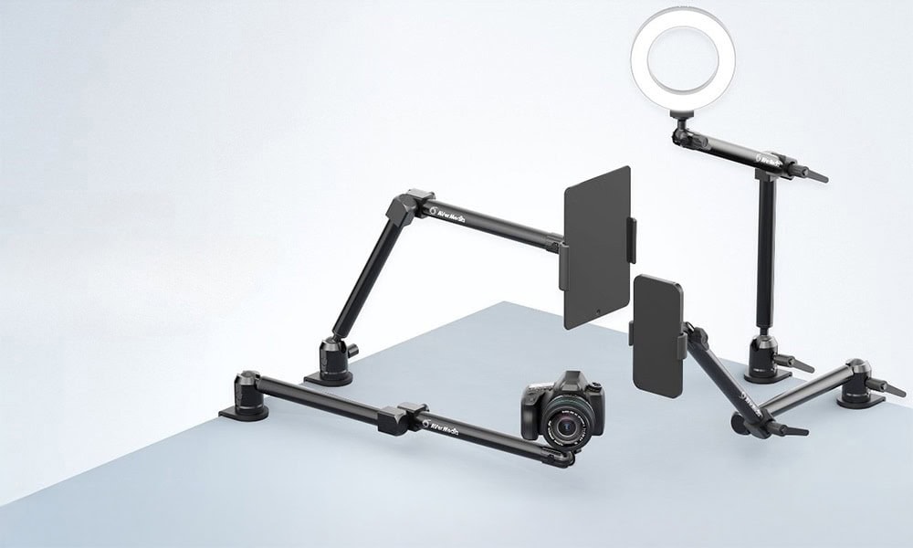 Sadece Bir Mikrofon Kolu Değil