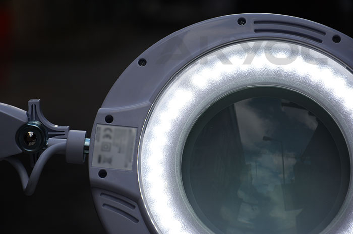 90 led ışıklı büyüteç