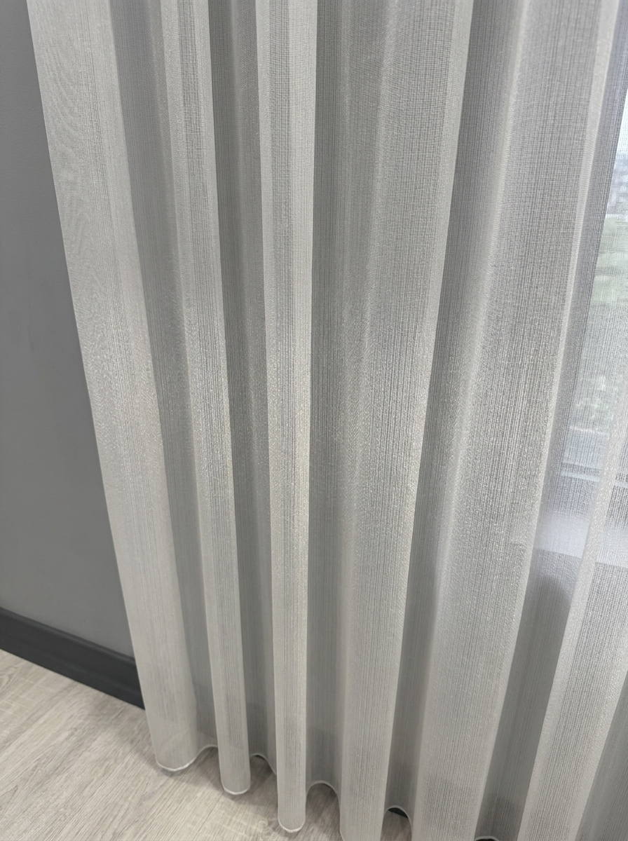 Demor Home Pırlanta Parlak Dokulu Ağır Gramajlı 1/3 Sık Pile Hazır Dikili Ütü Gerektirmez Tül Perde