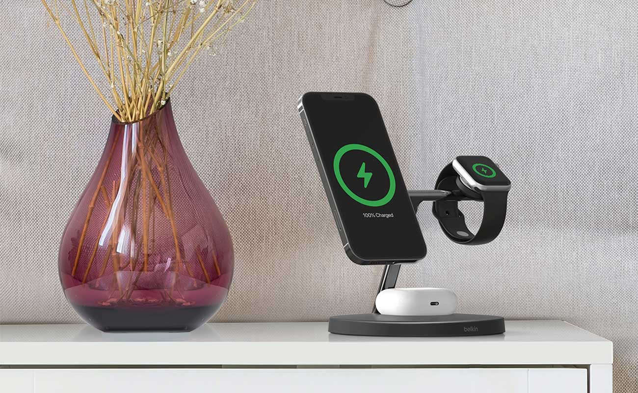 Belkin Boost Charge Pro 3'ü 1 arada Kablosuz Şarj Cihazı Qi2 MagSafe, Apple Cihazları için, beyaz