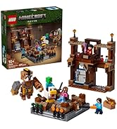 Metin "LEGO MINECRAFT" yazıyor. Ahşap iç, el işi masaları ve kır evi mini figürleri ile kırsal ticaret merkezinin birçok görünümü.