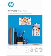 Profesyonel ortamlarda kağıt kullanımını gösteren ofis temalı yaşam tarzı fotoğraflarıyla HP yazıcı kağıt ürünlerinin çeşitli açılardan paketlenmesini gösteren pazarlama görüntüleri.