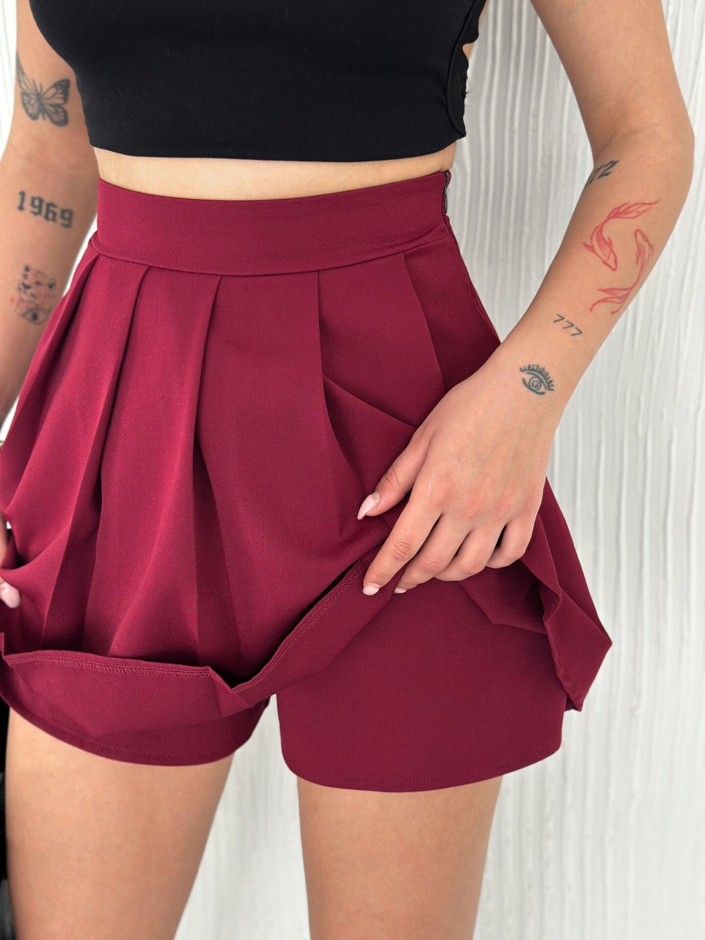 Siyah Pileli Şort Etek Ön Görünüm