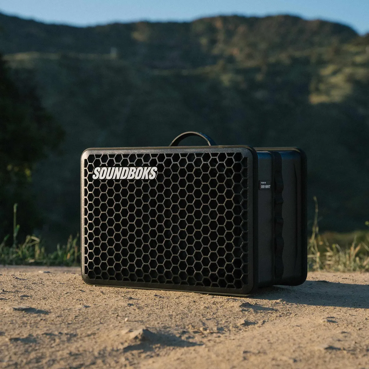 soundboks-go-bluetooth-ozellikli-kablosuz-hoparlor-wireless-outdoor-dayanikli-kamp-etkinlik-hoparloru